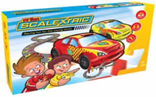 A great introduction to the world of Scalextric racing for kids 3+, featuring an easy-to-assemble figure-of-eight track.