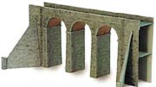 Bilteezi, Metcalfe and Superquick card construction kits for OO gauge model railways. Also suitable for 1:72 and 1:76 scale dioramas.