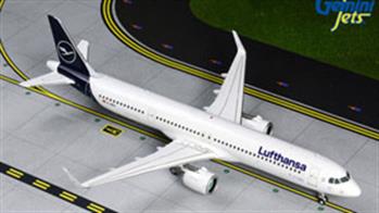 Gemini Jets are the most prolific manufacturer of airliner models. These detailed 1:200 scale diecast models include all the main builders and many major airlines. 