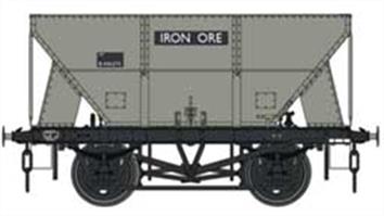 New and re-run o gauge wagons from Dapol. Turbot ballast wagons, MGR coal hoppers and BR brake vans.