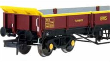 O gauge Turbot ballast and Bogie Bolster E wagons. Ready to run models by Dapol. Ideal for short but heavy steel and ballast trains.