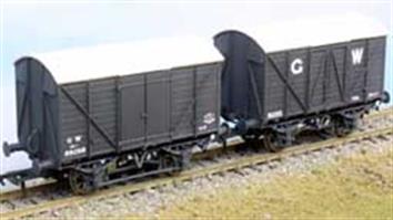 Rapido Trains GWR wagons. Loriot well wagon Toad goods train brake van