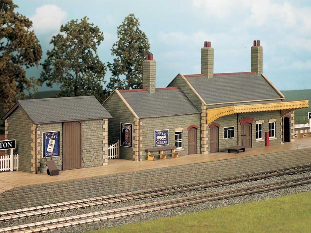 Wills Kits OO Country Station Stone Built Craftsman Kit CK17