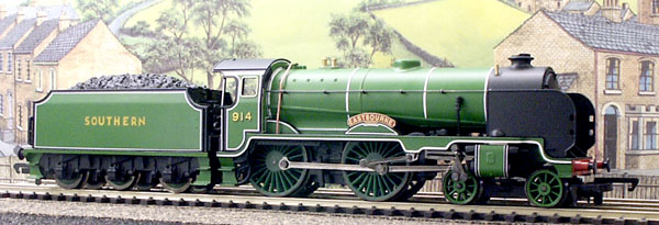 Hornby Schools Class 4-4-0 SR Eastbourne OO R2144