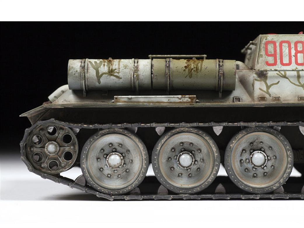 Zvezda 3691 Model Side