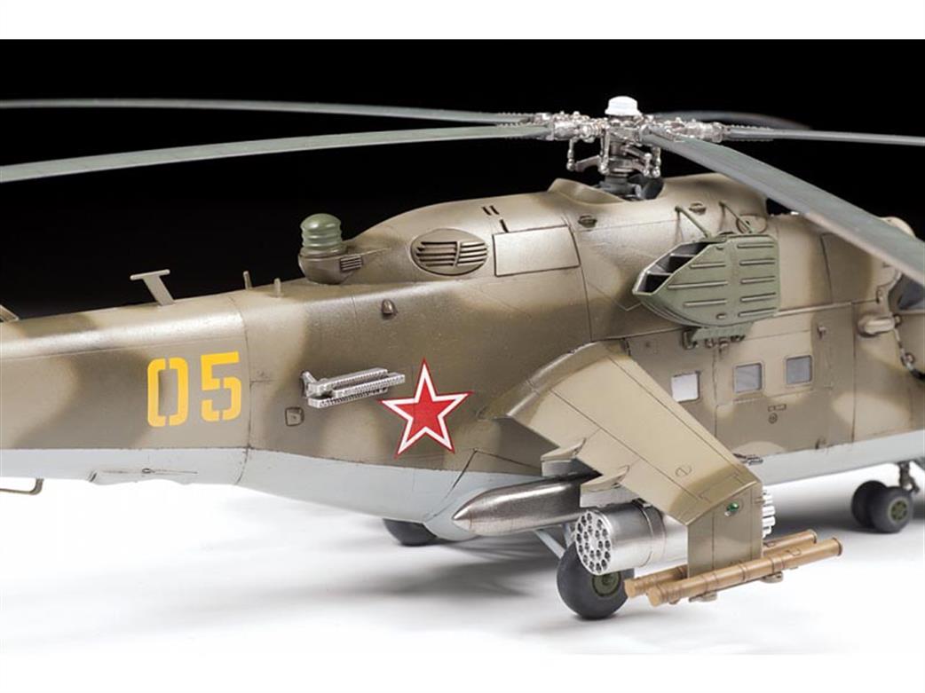 Zvezda 4823 Hind Hull Rear