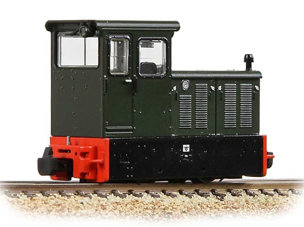 Bachmann OO9 narrow gauge RNAD Baguley-Drewry 70bhp diesel locomotive green