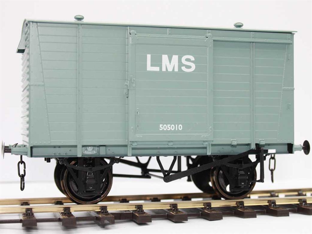 Dapol O gauge LMS covered box van 505010