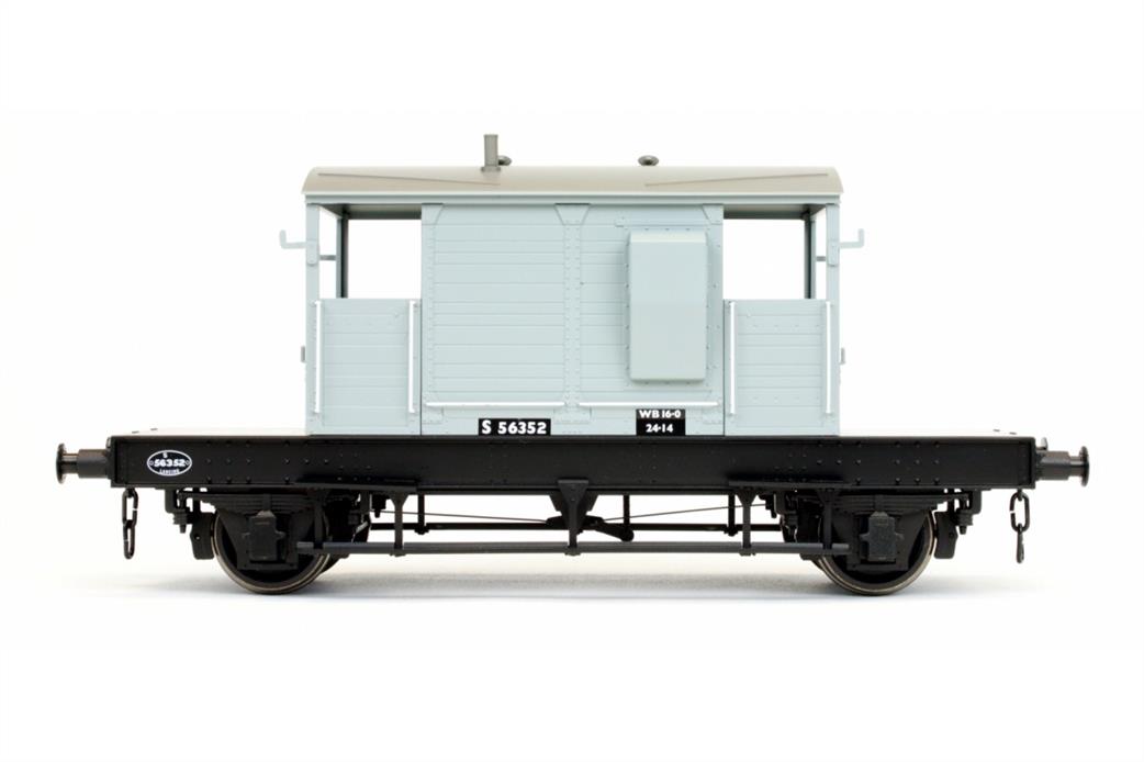 Dapol O gauge SR brake van 7F-100-102