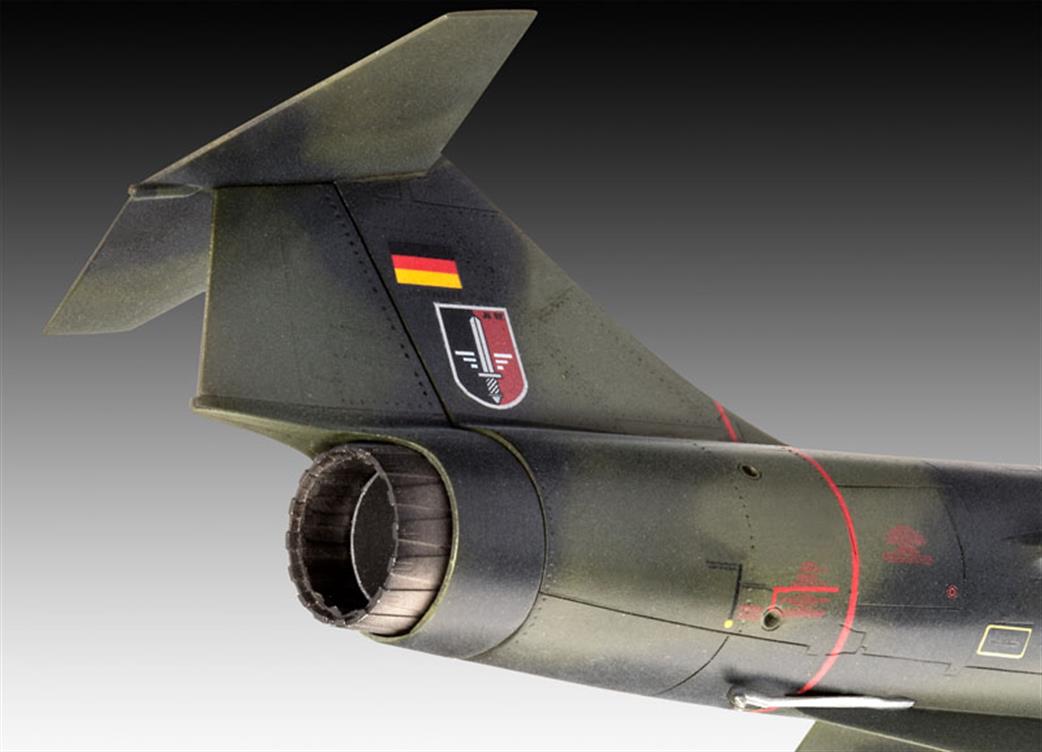 Revell 63904 Tail