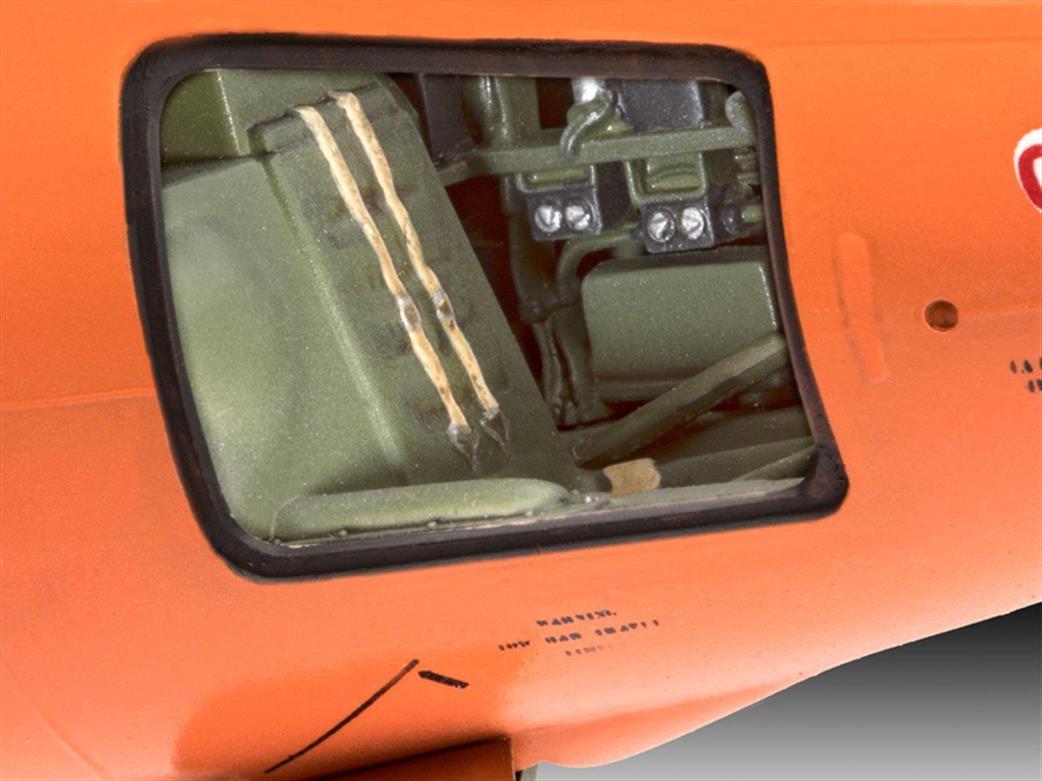 Revell 03888 Cockpit Detail