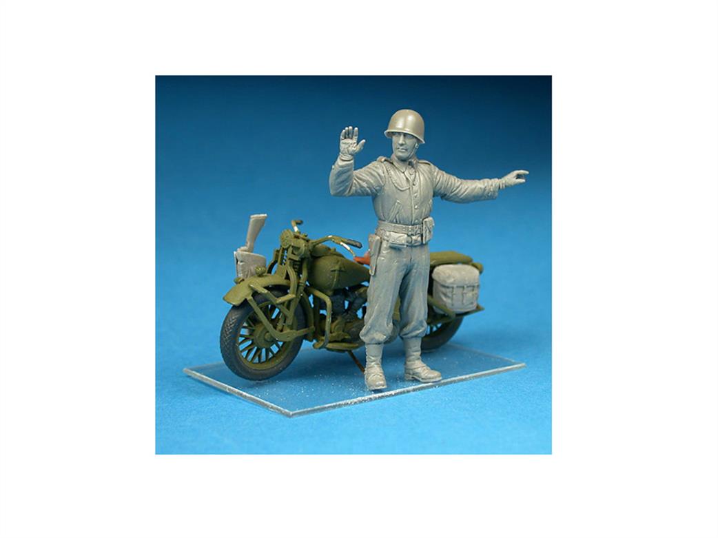 Mini Art 35085 Bike with Figure 1