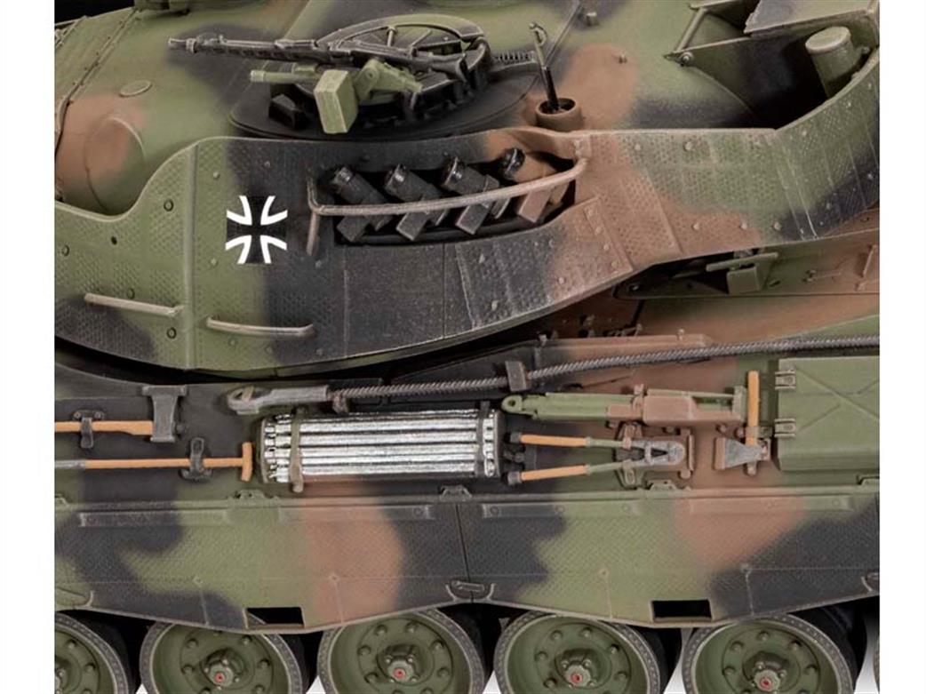 Revell 03320 Side Armour
