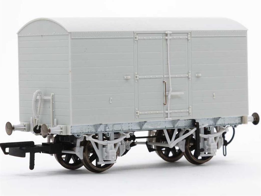 Accurascale OO gauge SR D1478 banana van