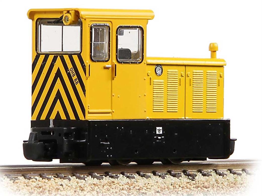 Bachmann OO9 narrow gauge RNAD Baguley-Drewry 70bhp diesel locomotive DHS 88 yellow