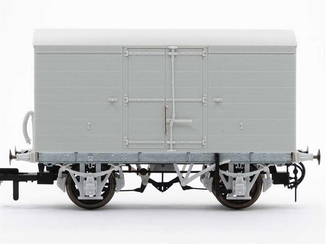 Accurascale OO gauge SR D1478 banana van