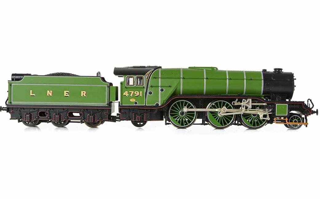 Bachmann OO 35-200 LNER V2 class apple green livery