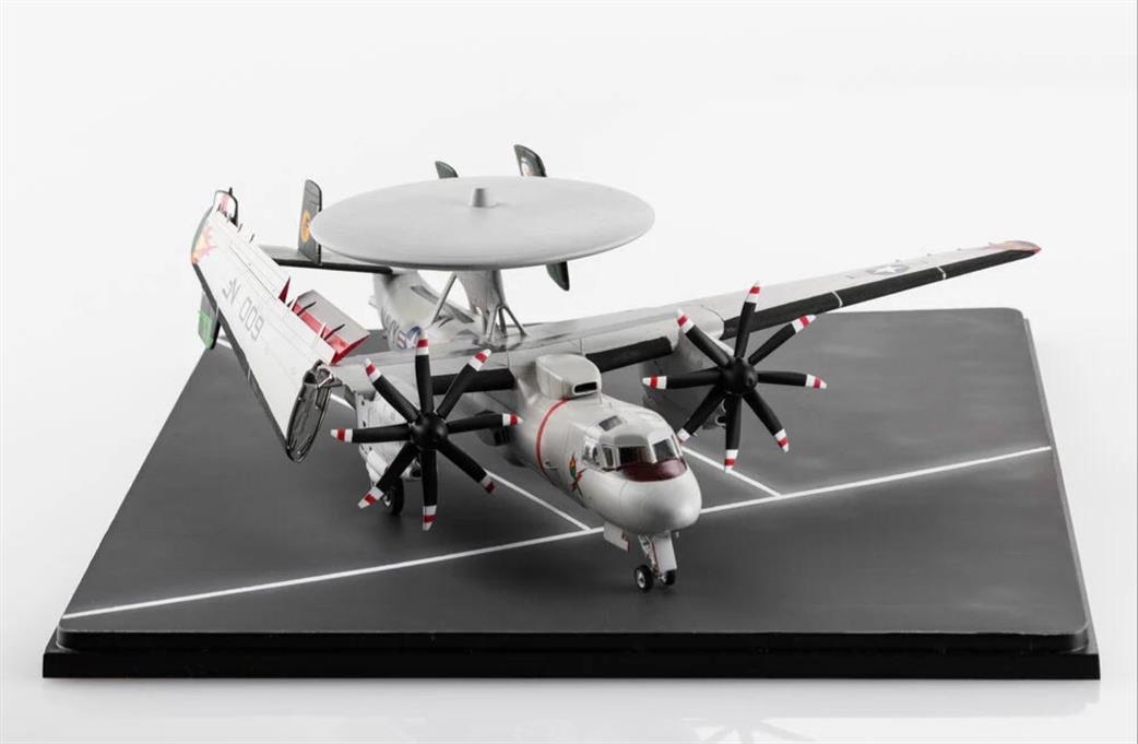 Heller 82300 E-2C Hawkeye