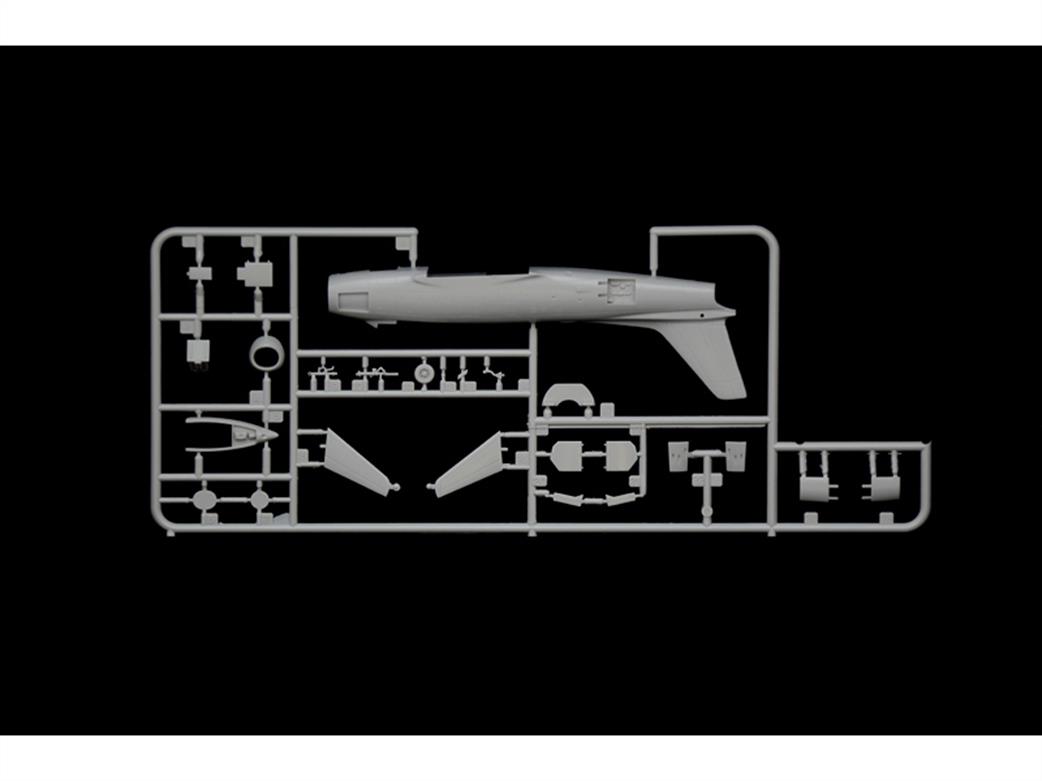 Italeri 1426 Sprue 2