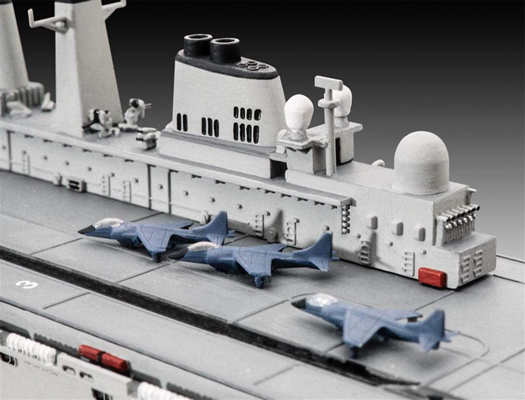 Revell 05172 HMS Invincible