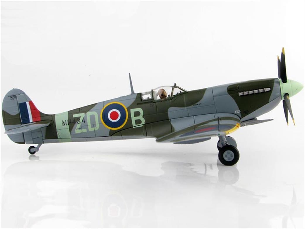 Hobby Master HA8319 Side