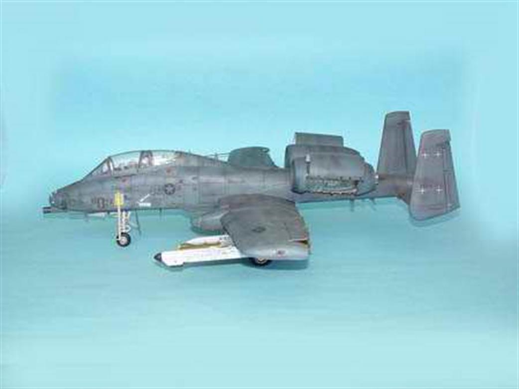 Trumpeter 1/32 02215 USAF A-10A N/AW Ground Attack Aircraft Kit