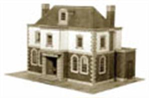 Superquick OO Police Station or Public Libary Printed Card Kit B25This kit is fitted out to represent a country town police station building or with the use of additional components, a library building. Both are vital conponents in a detailed town layout.
