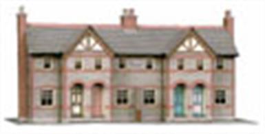 Superquick OO Four Terraced Houses Printed Card Kit B30One kit, four terraced cottages, this distictive building represents typical workers dwellings, found thoughout large communities all of the country. Built in a bold mix of yellow and red brick coarsing and slate roof.