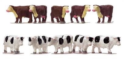 Pack of cows in OO scale, ideal for adding detail to lineside fields.