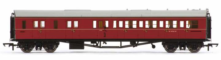 Hornby R4765 OO Gauge BR ex-GWR Collett 'Bow Ended' Standard 57' Corridor Brake Third Class Coach Left Hand Corridor BR Maroon Livery&gt;Dimensions - Length 242mm.Separate hand rails, high detail