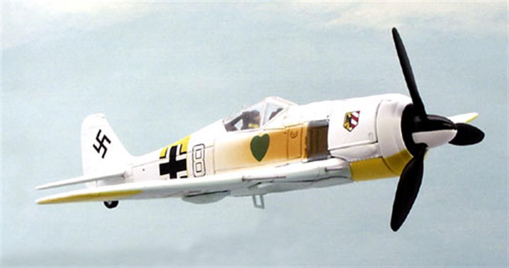 Corgi 1/72 AA34301 Preowned FW 190A-4 White Leutenant Walter Nowotny