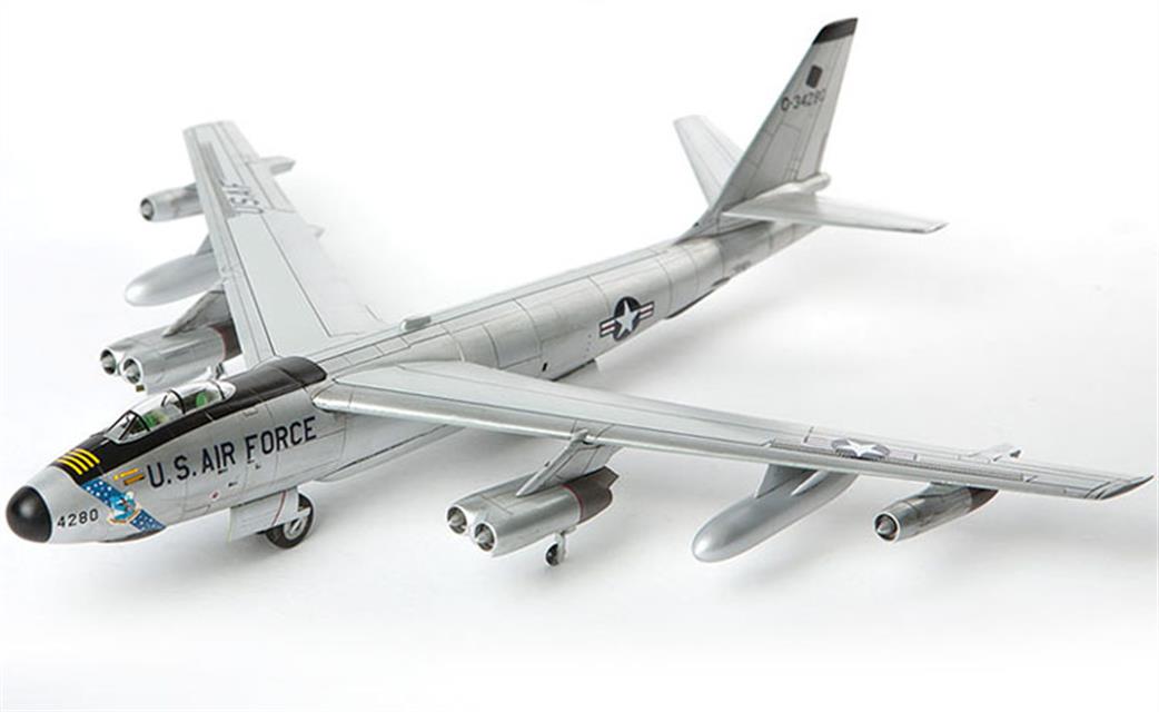 Academy 12618 B-47 - RB-47 USAF Bomber Plastic Kit 1/144