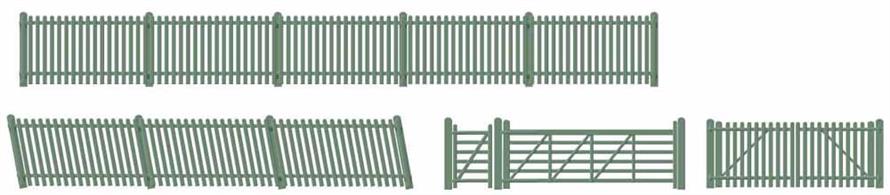 Supplied with pre-coloured parts although painting and/or weathering can add realism; glue is required to complete this model.This pack contains:  • 340mm of Straight Fencing • 2 x 102mm lengths of Ramp Fencing • 1 Large and 1 Small Gate • 2 Ramp Gates • 1 Ticket Gate