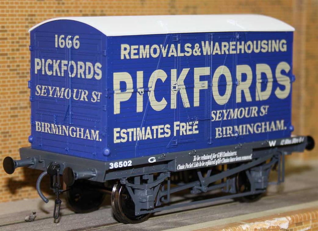 Dapol O Gauge 7F-037-010 GWR Conflat 36502 with Pickfords Removals Container 1666