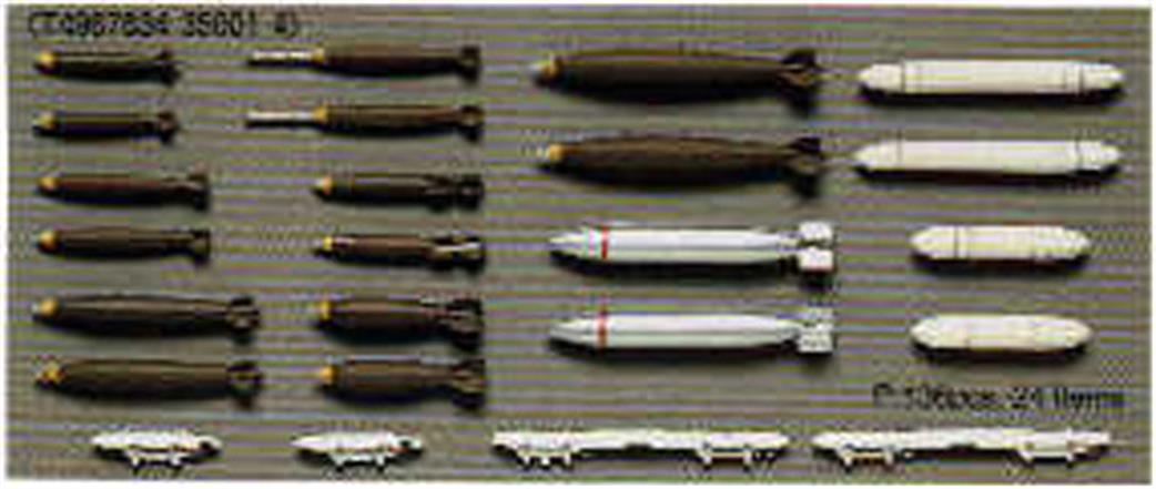 Hasegawa 1/72 35001 Aircraft Weapon Set 1 U S Bombs, Rocket Launchers