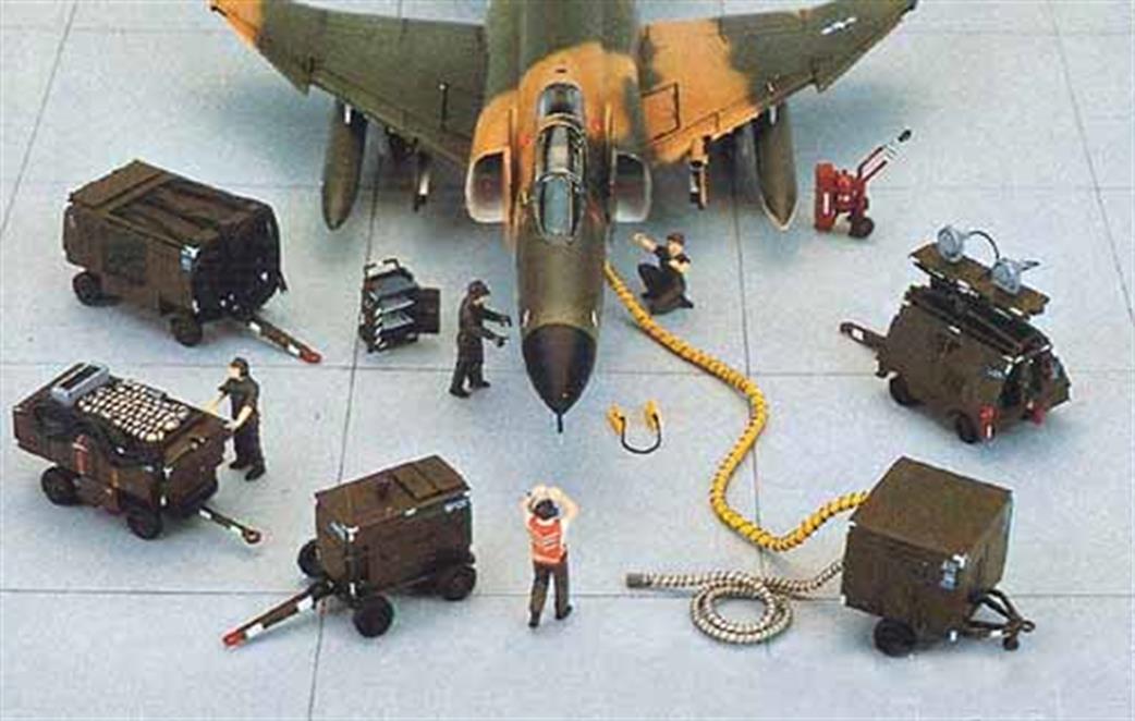 Hasegawa 1/72 35006 US Aerospace Ground Equipment Set