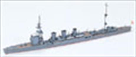 Tamiya 1/700 Japanese Light Cruiser Kiso - WW2 (Waterline Series) 31318Glue and paints are required