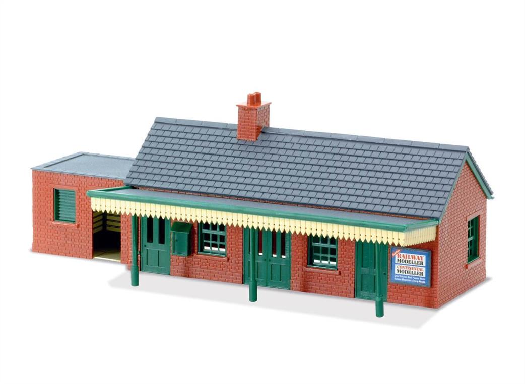 Peco OO LK-12 Country Station Building Brick Type