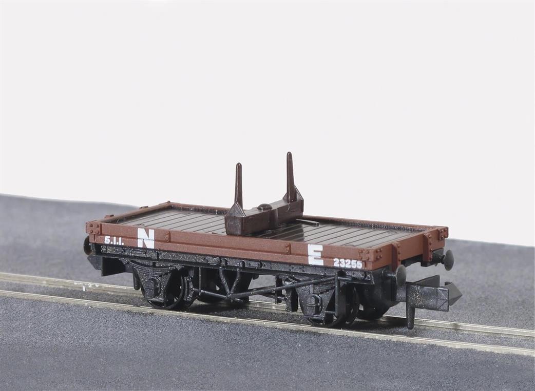 Peco N NR-39E Pair of NE (LNER) Bolster Wagons Bauxite