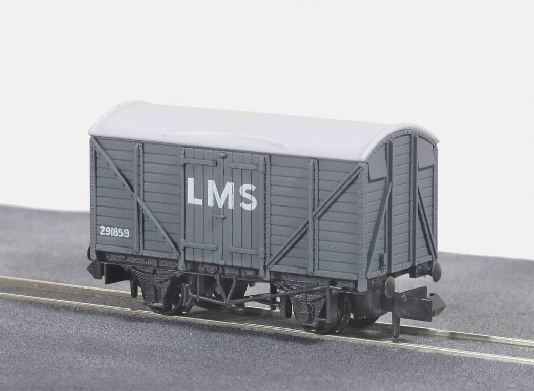 Peco N NR-43M LMS Ventilated Box Van Grey