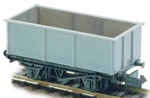 These wagon kits include body components, chassis weight, wheels and couplings, and full instructions.