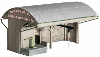Many merchants had private sidings where they could be supplied directly by rail. This kit includes office, loading platform, coal scales, hoist and 2 lamps and can be constructed in a number of ways. The Ratio 514 Pallets, Sacks and Barrels, 526 Coal Sacks kits and Modelscene 5029 Coalmen and Scales can provide extra detailing. Supplied with pre-coloured parts although painting and/or weathering can add realism; glue is required to complete this model. Footprint 160mm x 105mm