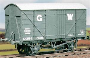 The later GWR standard design of ventilated box van using the RCH 10-feet wheelbase underframe, with over 7,000 generally similar wagons built between 1933 and 1945. This kit has been produced under the Ratio banner for many years and has now been merged into the Parkside range.