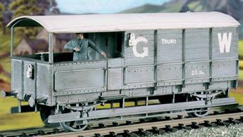 The distinctive long wheelbase single-verandah GWR 20-ton TOAD goods train brake vans were built with few significant changes for many years. This kit has been produced under the Ratio banner for many years and has now been merged into the Parkside wagons kits range.
