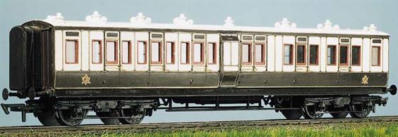 A total of 650 coaches of this type were built at Wolverton between 1891 and 1903 by the London and North Western Railway for main line service and many of them were transferred into the LMS after the 1923 Grouping. Glue, paint and transfers are required to complete this model.