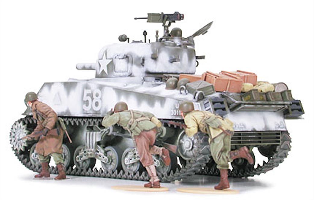Tamiya 1/35 35251 US M4A3 Sherman with 105mm Howitzer WW2