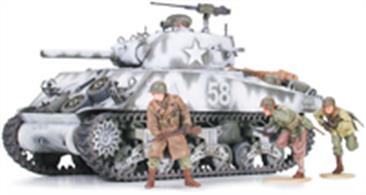 Tamiya 35251 1/35 Scale US M4A3 Sherman with 105mm Howitzer WW2Length 172mm    Width 76mm