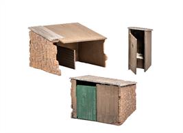 2 huts and a privy as seen on allotments everywhere. Supplied with pre-coloured parts although painting and/or weathering can add realism; glue is required to complete this model.Combined footprint: 94mm x 38mm