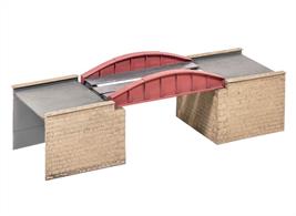 A single track Bow Plate Girder Bridge, includes stone abutments. Supplied with pre-coloured parts although painting and/or weathering can add realism; glue is required to complete this model.Footprint: 203mm x 63mm