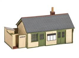 This building provides a ticket office, waiting room and parcels facilities. Supplied with pre-coloured parts although painting and/or weathering can add realism; glue is required to complete this model.Footprint: 116mm x 60mm